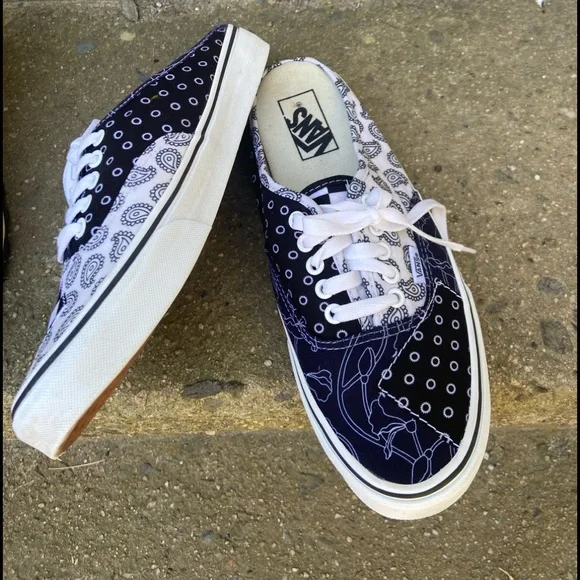 💥Flash Sale💥NWOT🔥Vans Slip - Ons Sneaker - Picture 3 of 3